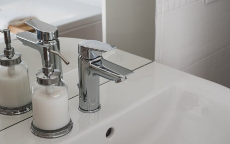 Wygodne i higieniczne rozwiązanie na mydło w łazience - co wybrać?